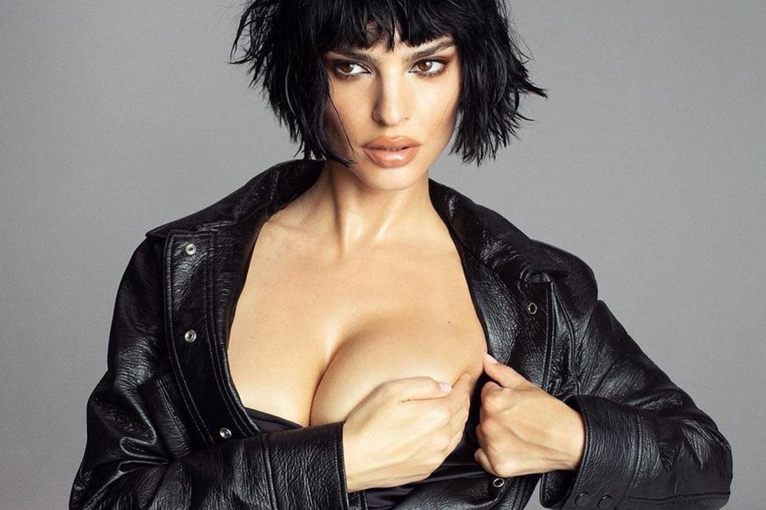 MODELOEMILYRATAJKOWSKIDESNUDAINSTAGRAM