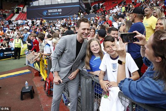TOMHIDDLESTONPARTIDOFUTBOLUNICEF2