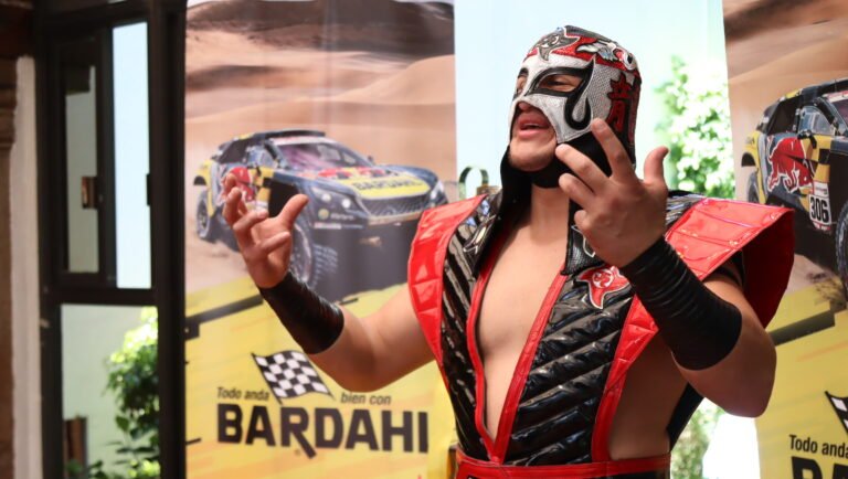 TRIPLEMANÍAXXXILUCHALIBREAGOSTO