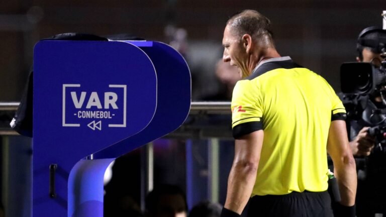 VARYVIDEOARBITRAJEENREALACADEMIADELALENGUA2