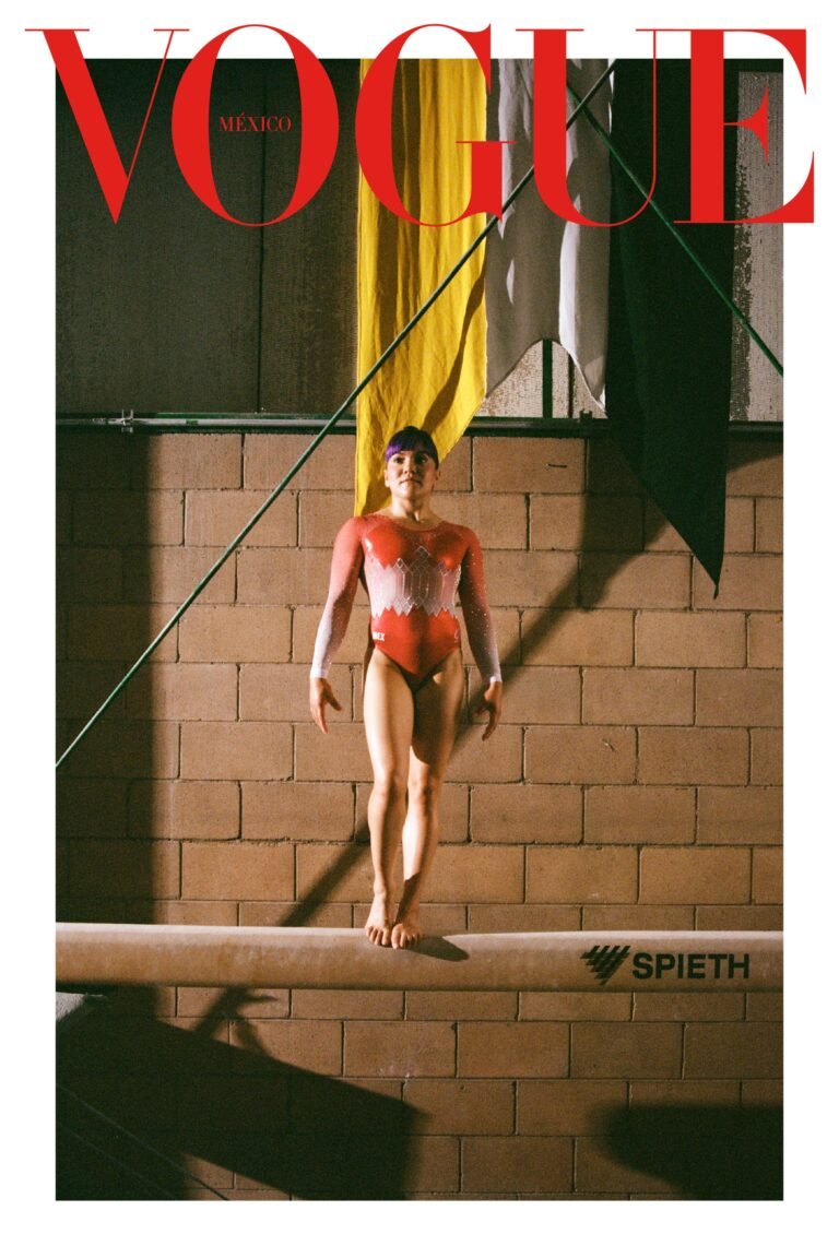 ALEXAMORENOENPORTADAVOGUE (3)