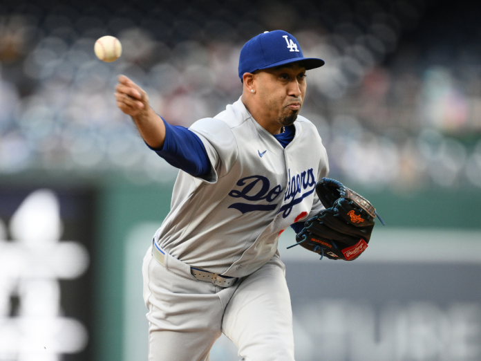 Edwin-Diaz-1-696x522