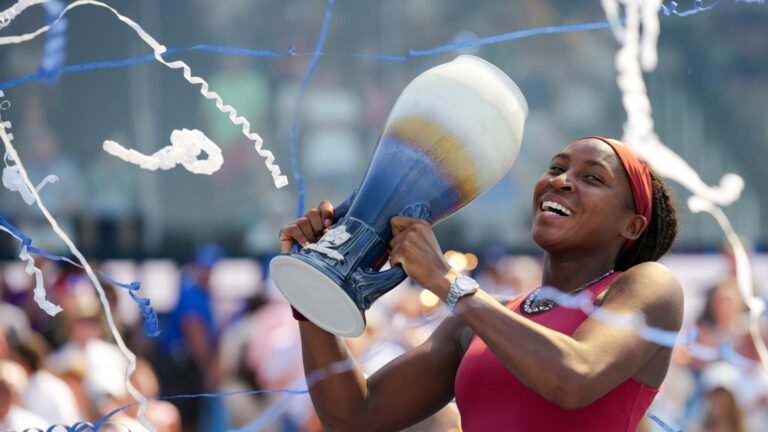 coco-gauff-trofeo-cincinnati-2023-scaled